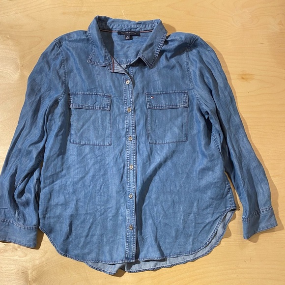 Tommy Hilfiger Blue Button-Up Denim Shirt XL (MT) - Picture 2 of 9